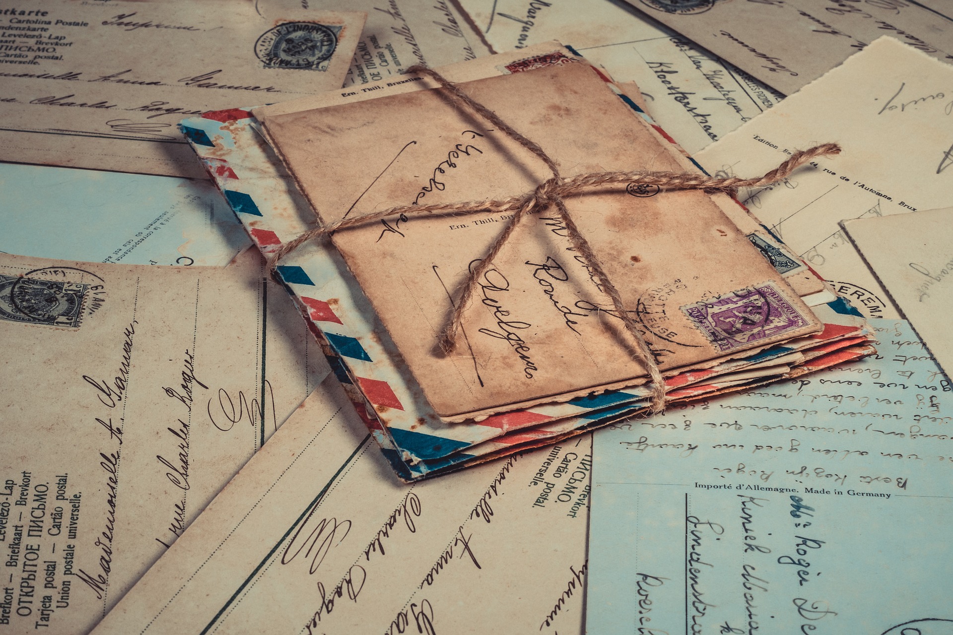 Briefe_Karten_Alt (c) Bild von Ylanite Koppens auf Pixabay